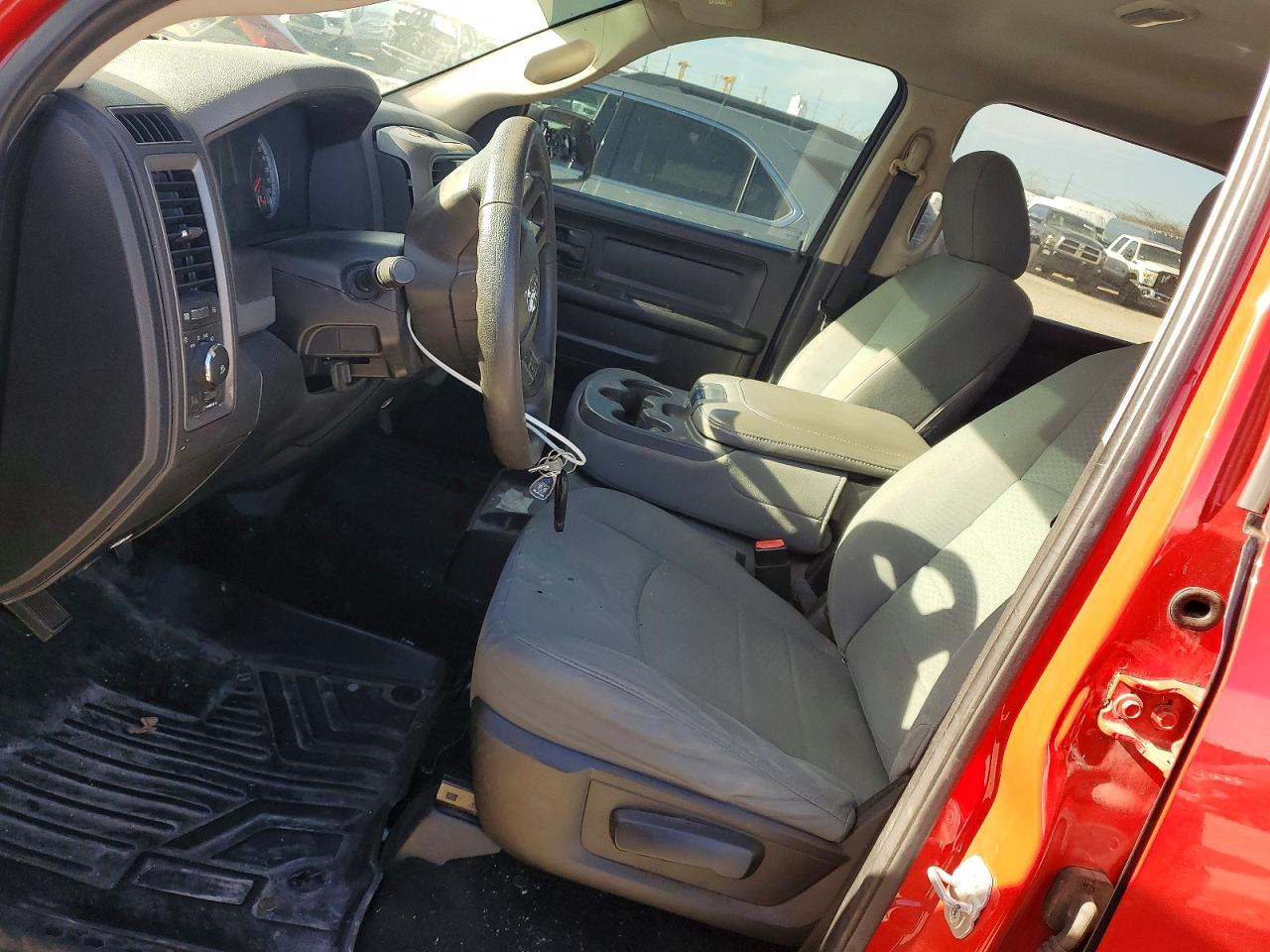 2013 RAM 1500 ST photo 7