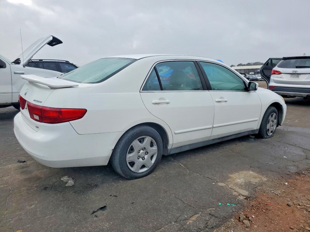 2005 HONDA ACCORD LX photo 3
