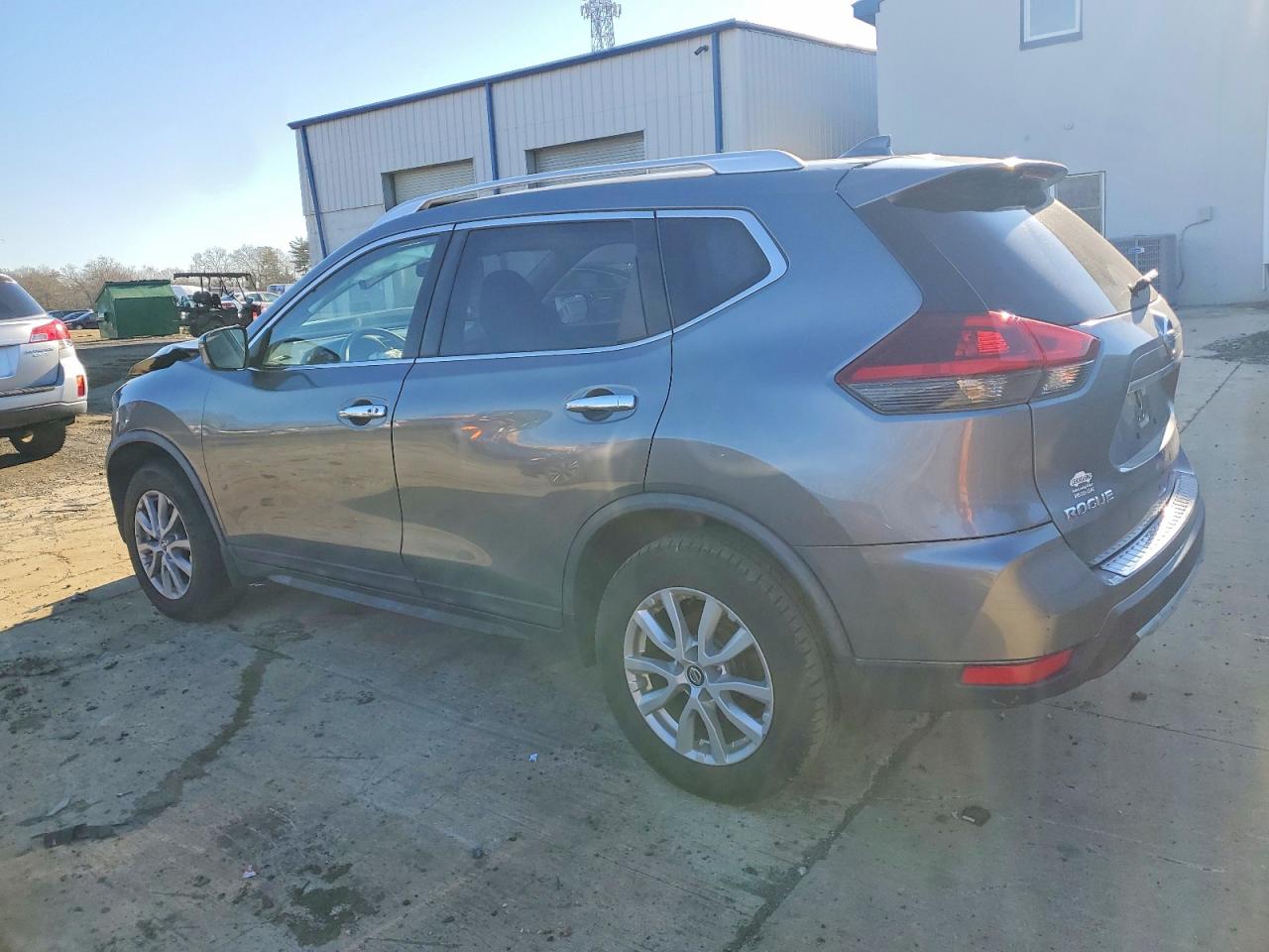 2018 NISSAN ROGUE S photo 2