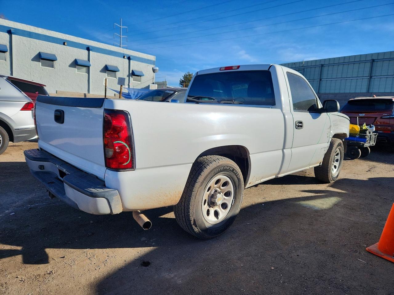 2005 CHEVROLET SILVERADO C1500 photo 3