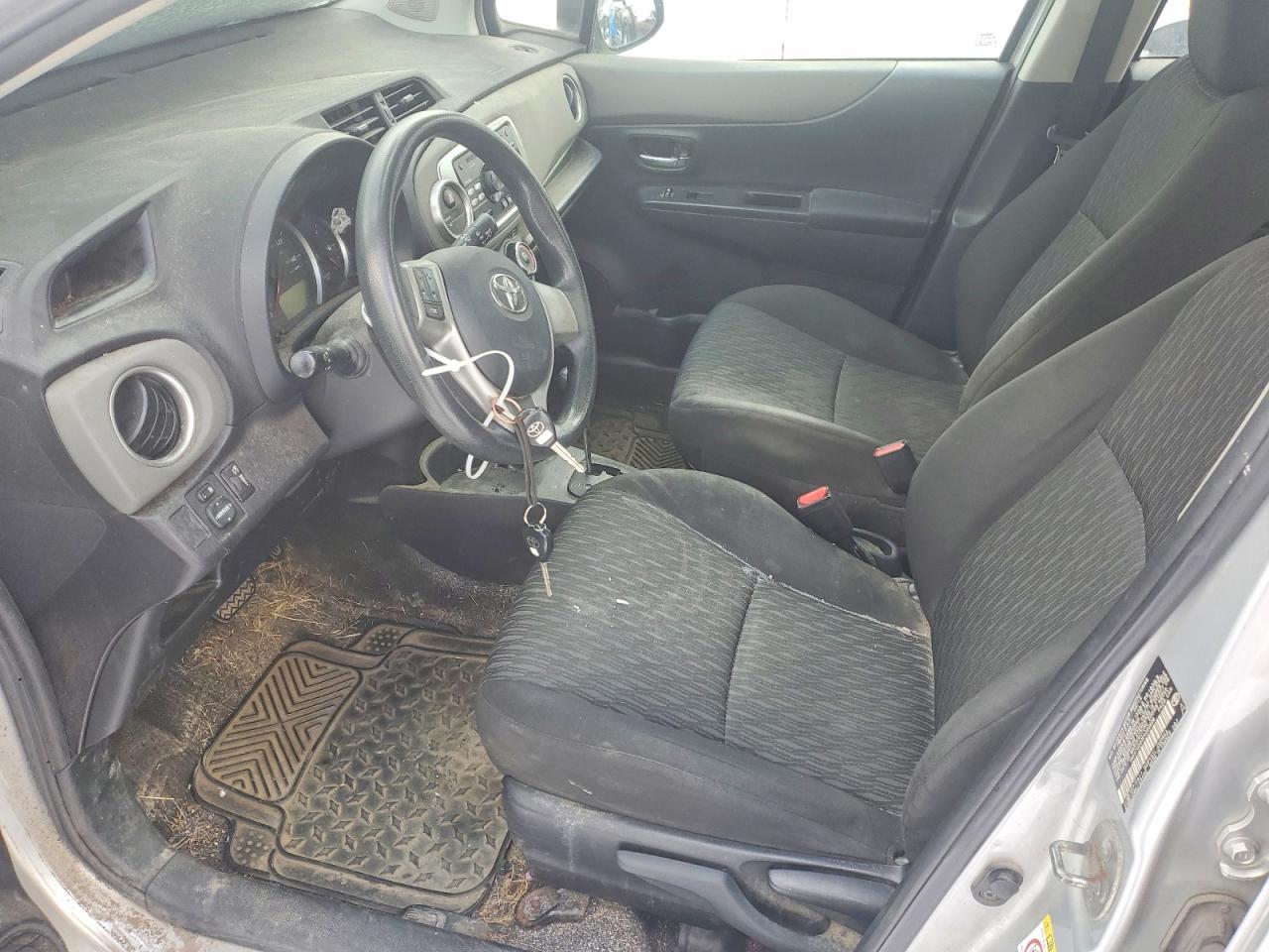 2014 TOYOTA YARIS photo 7