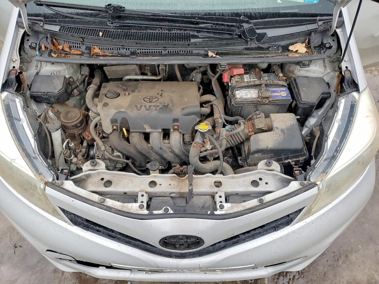 2014 TOYOTA YARIS photo 11