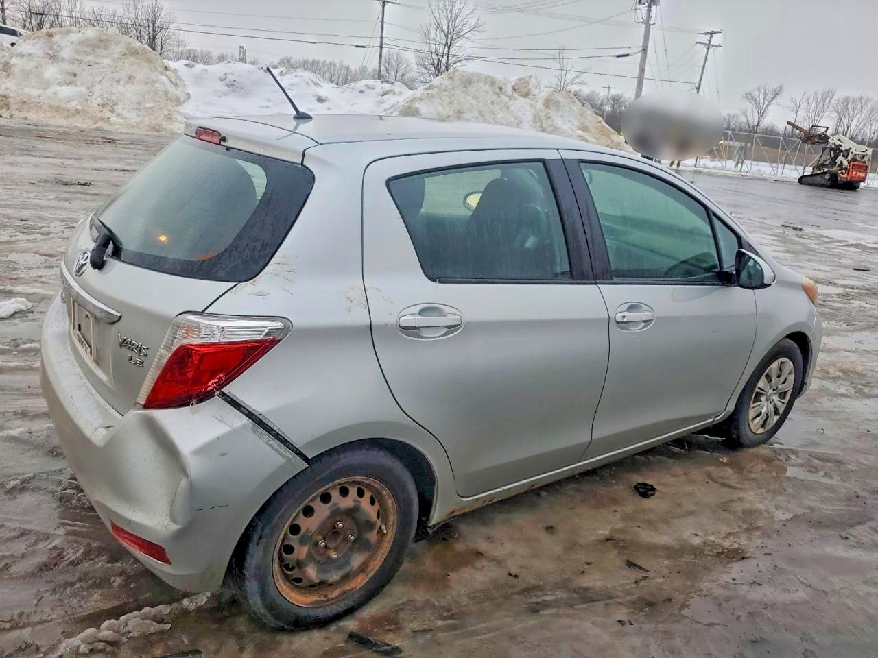 2014 TOYOTA YARIS photo 3