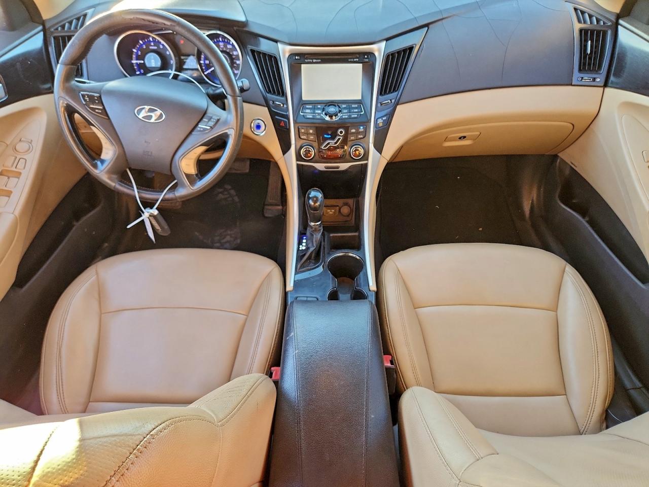 2011 HYUNDAI SONATA SE photo 8