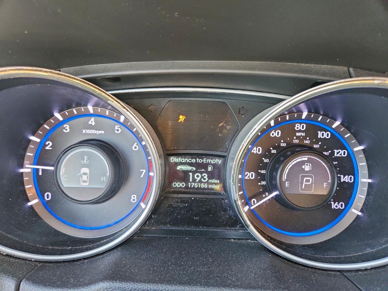 2011 HYUNDAI SONATA SE photo 9
