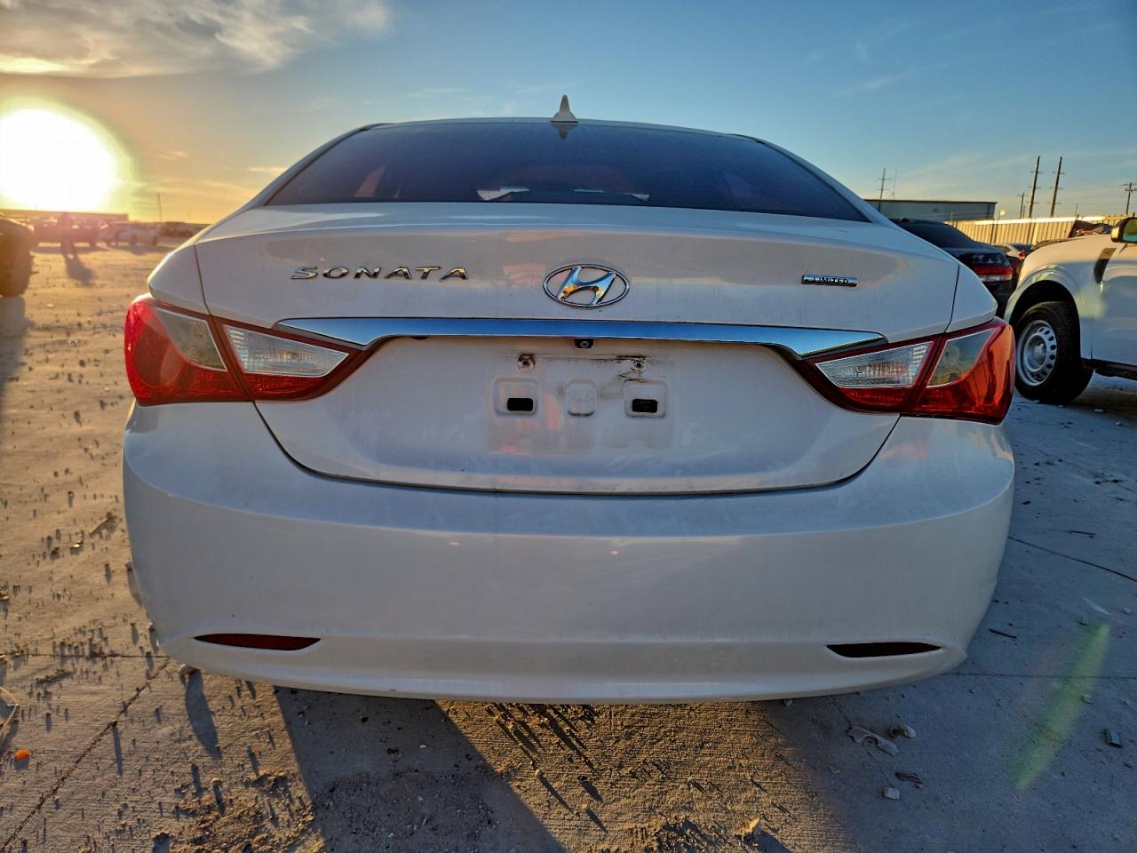 2011 HYUNDAI SONATA SE photo 6