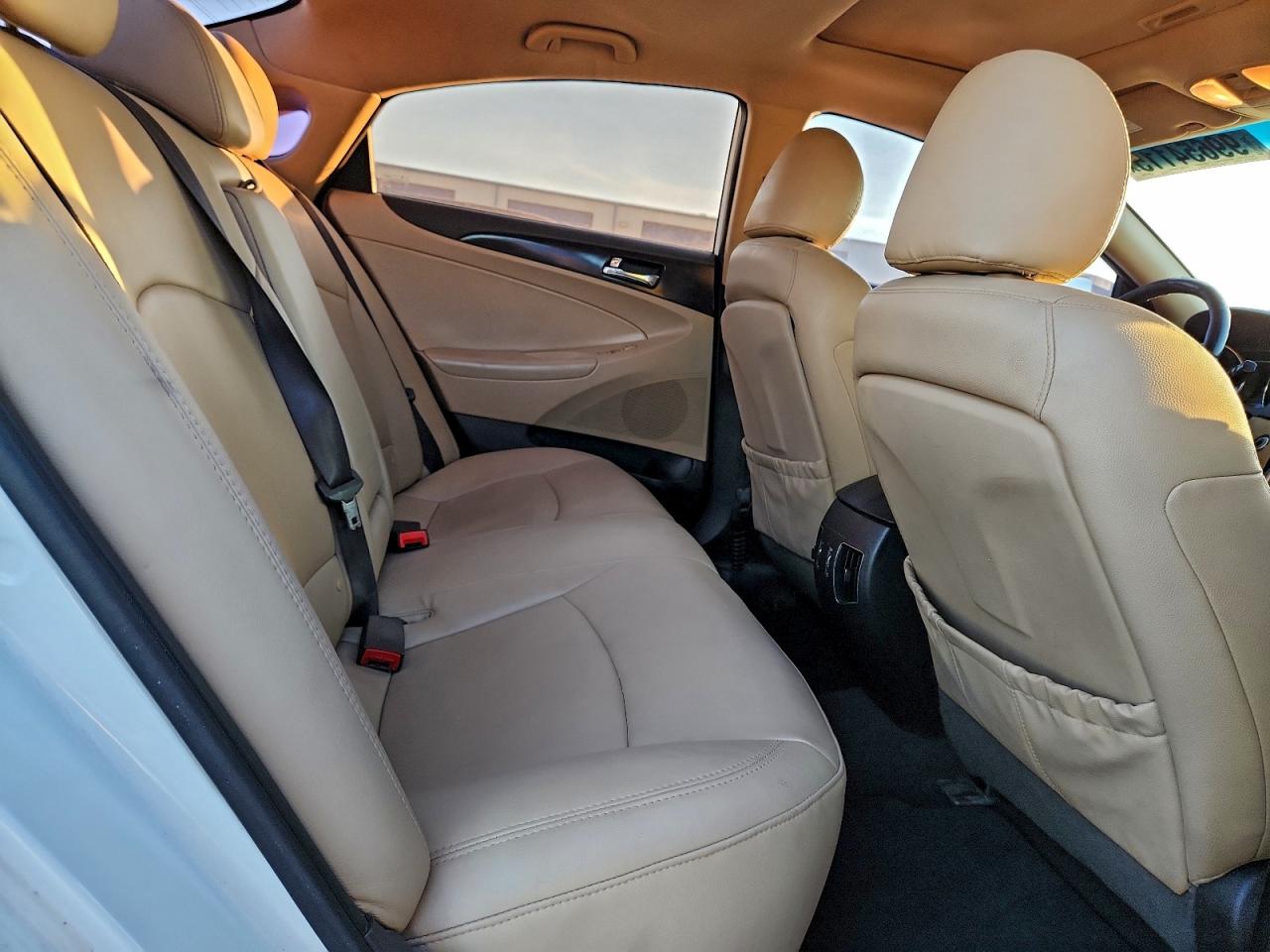 2011 HYUNDAI SONATA SE photo 10