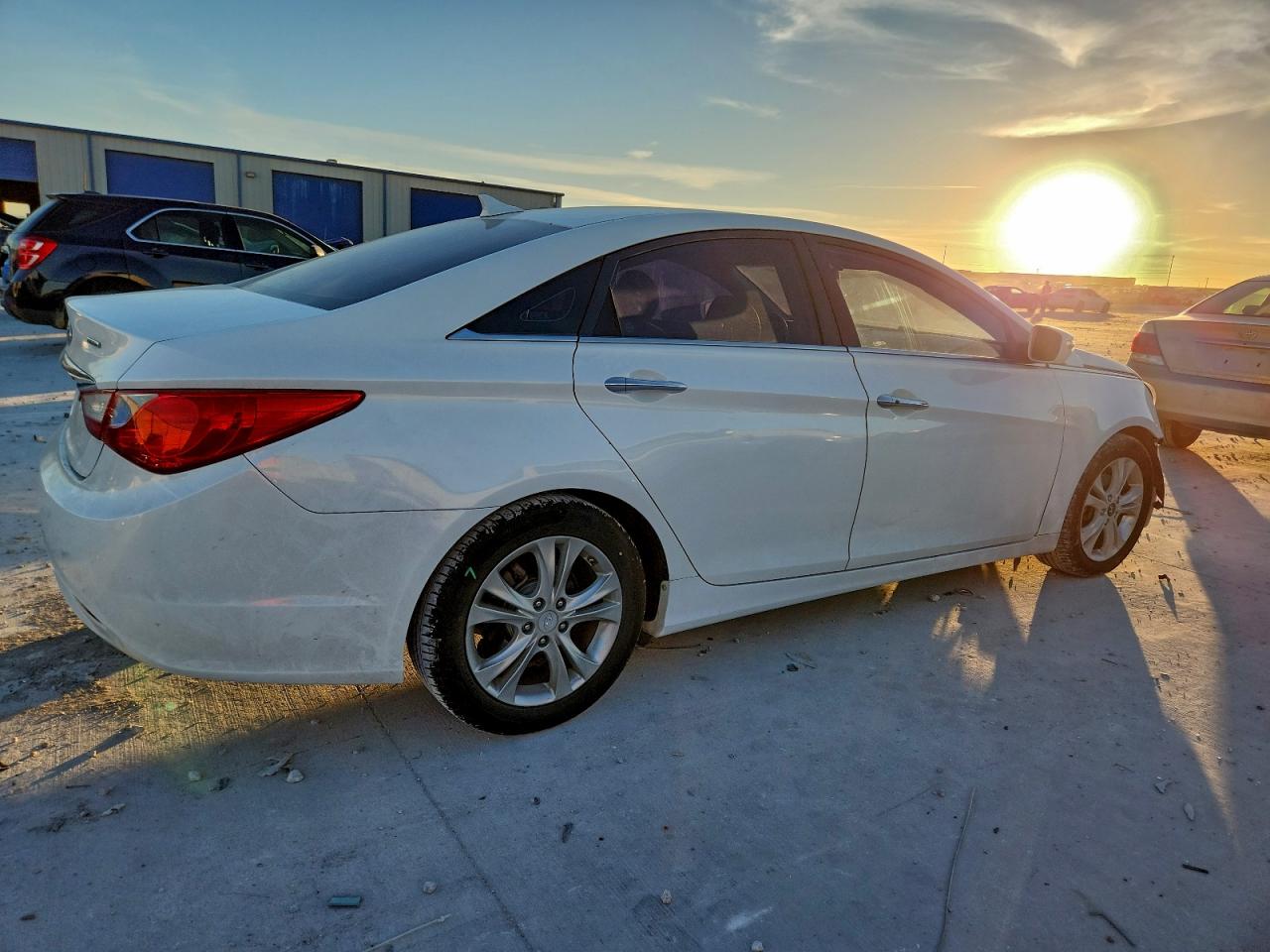 2011 HYUNDAI SONATA SE photo 3