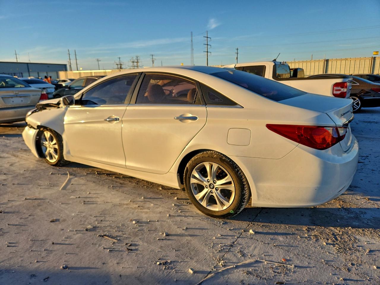 2011 HYUNDAI SONATA SE photo 2