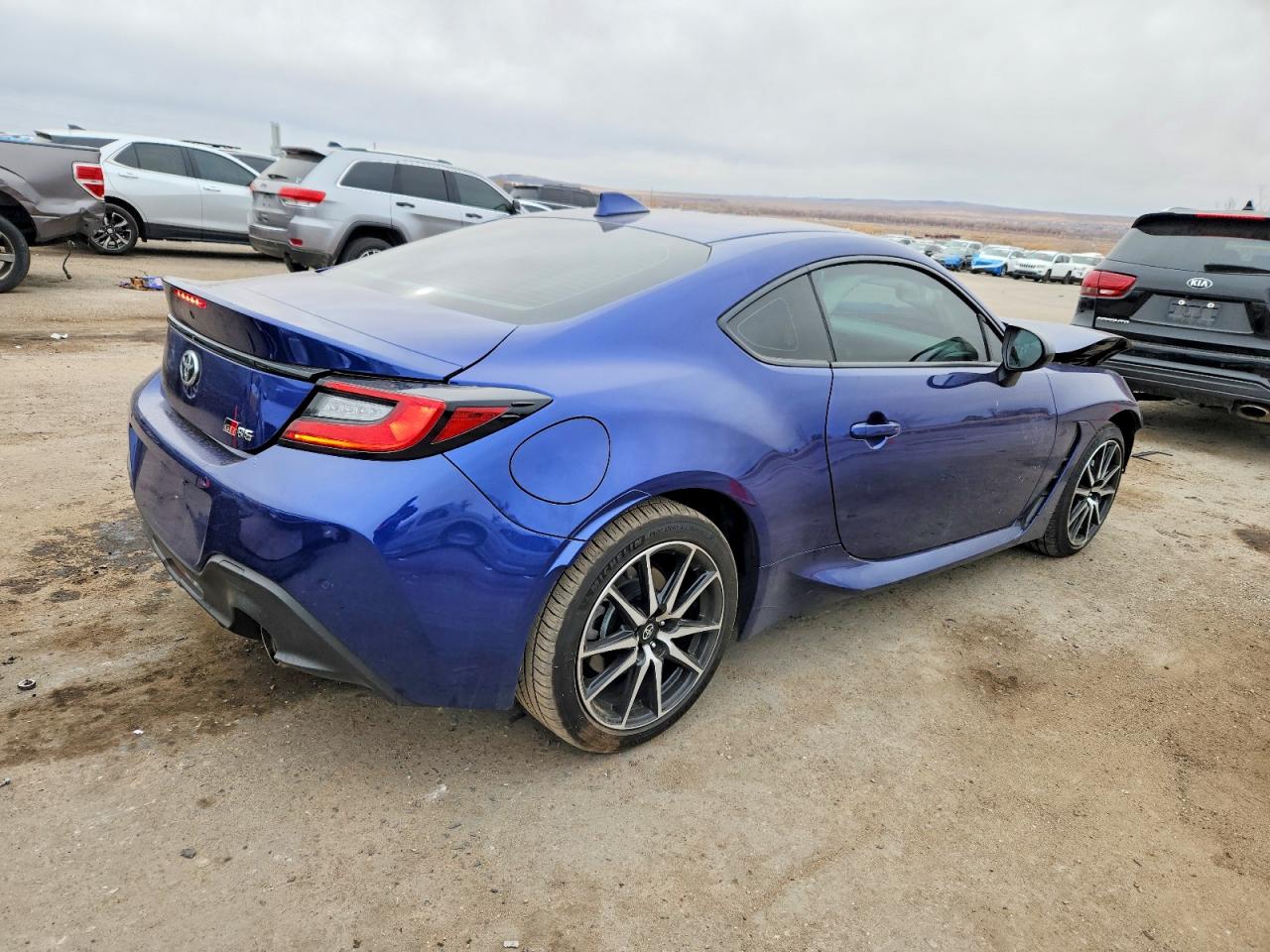 2025 TOYOTA GR 86 photo 3