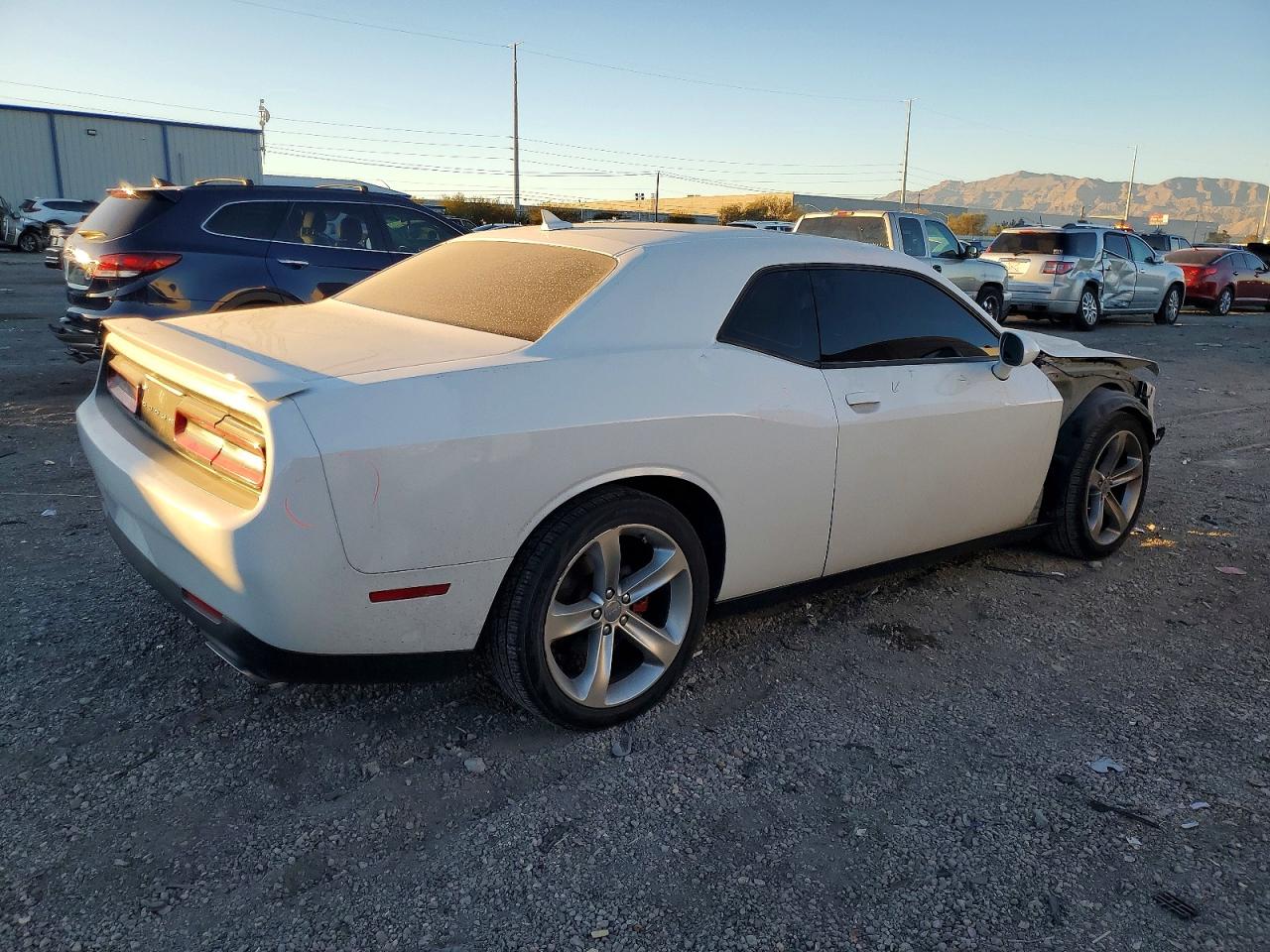 2016 DODGE CHALLENGER R/T photo 3