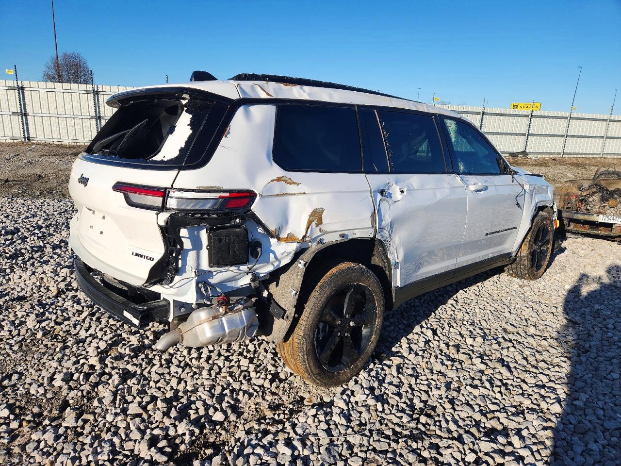 2024 JEEP GRAND CHEROKEE L LIMITED photo 3