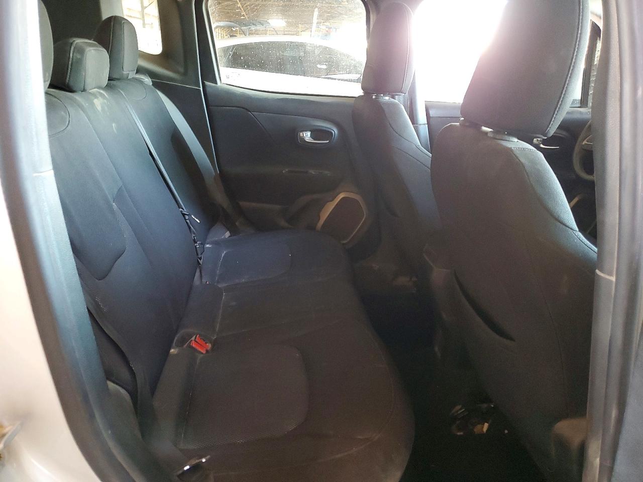 2017 JEEP RENEGADE LATITUDE photo 10