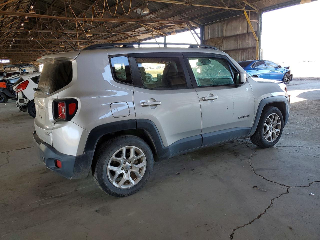 2017 JEEP RENEGADE LATITUDE photo 3