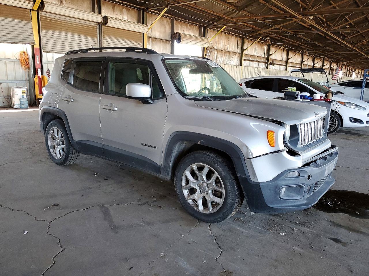 2017 JEEP RENEGADE LATITUDE photo 4