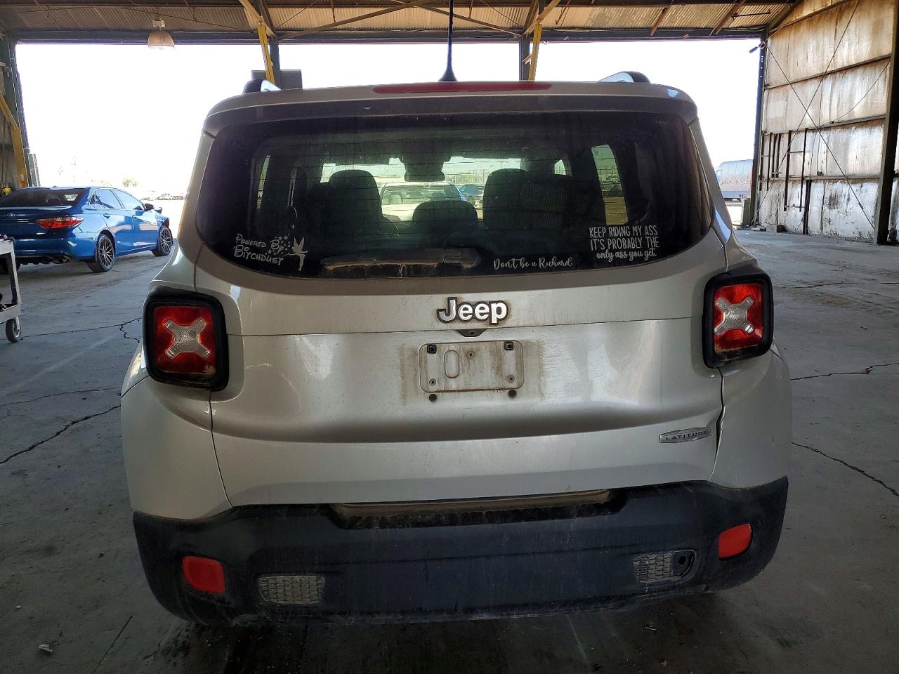 2017 JEEP RENEGADE LATITUDE photo 6