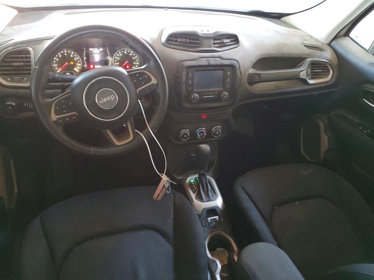 2017 JEEP RENEGADE LATITUDE photo 8
