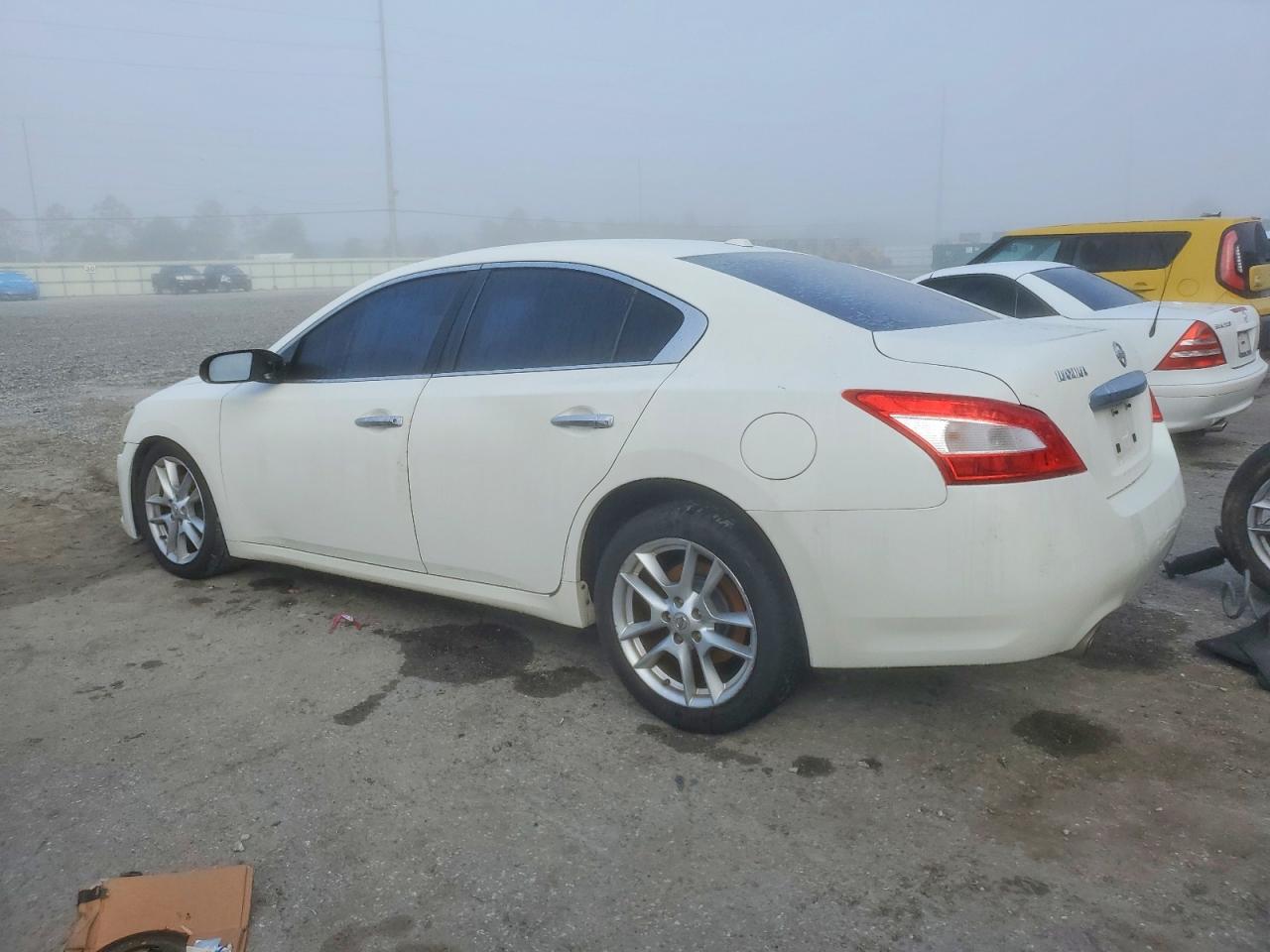 2011 NISSAN MAXIMA S photo 2