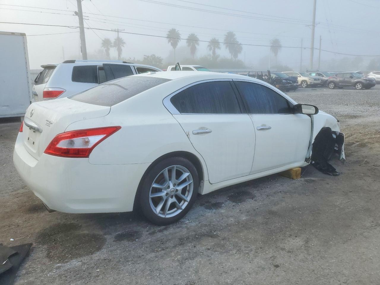2011 NISSAN MAXIMA S photo 3