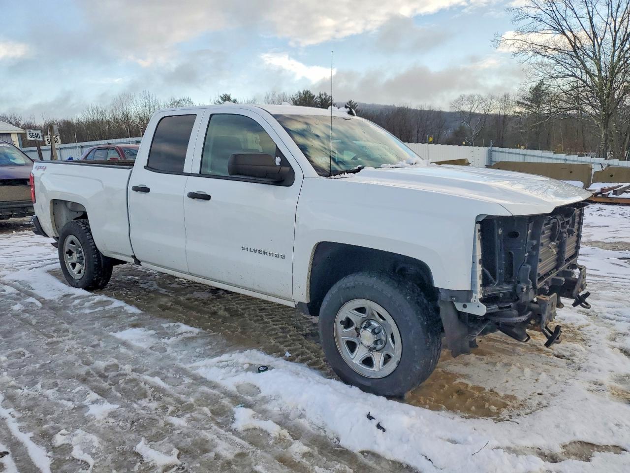 2017 CHEVROLET SILVERADO K1500 photo 4