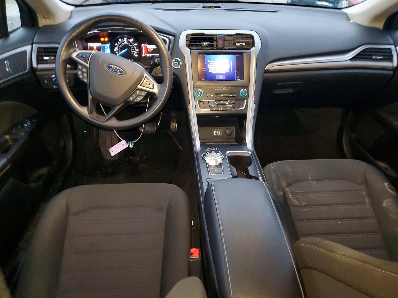 2020 FORD FUSION SE photo 8