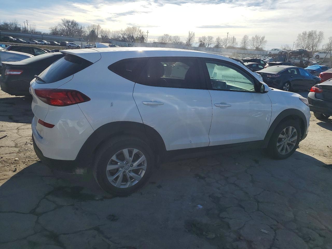 2019 HYUNDAI TUCSON SE photo 3