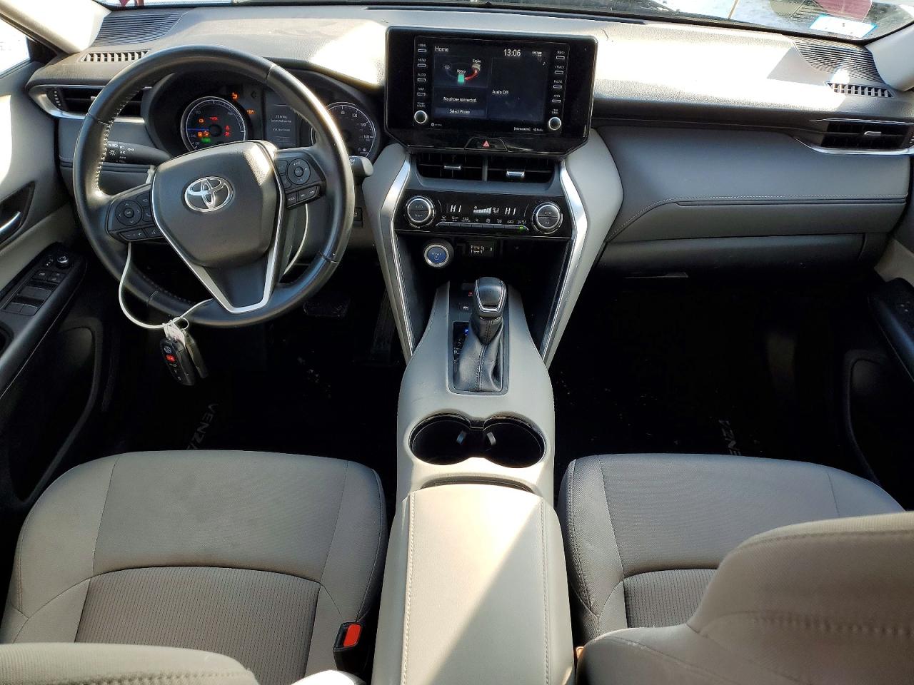 2021 TOYOTA VENZA LE photo 8