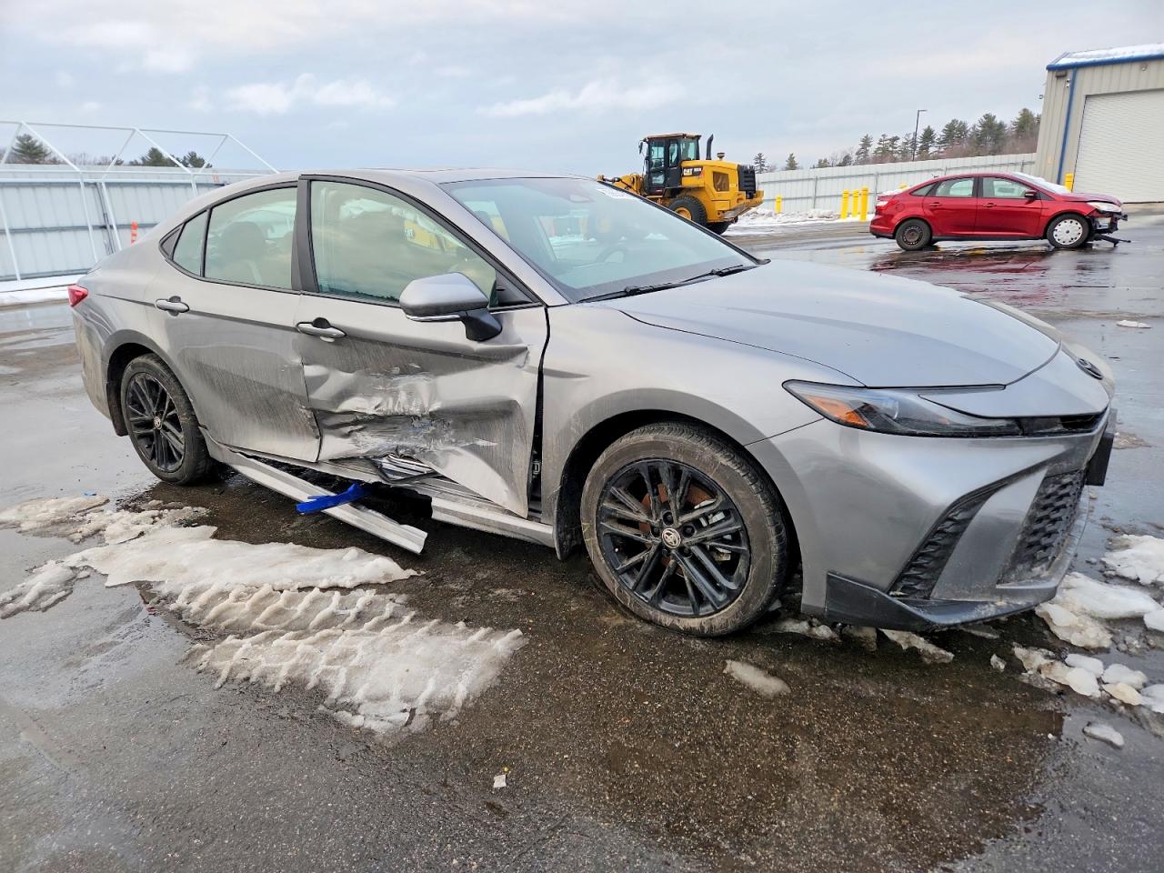 2025 TOYOTA CAMRY XSE photo 7