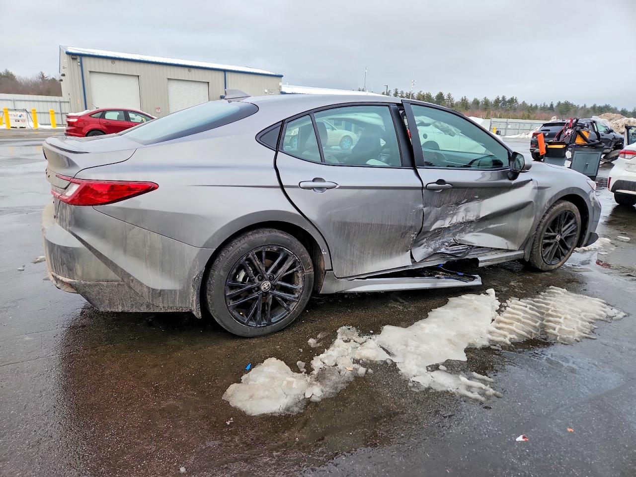 2025 TOYOTA CAMRY XSE photo 5