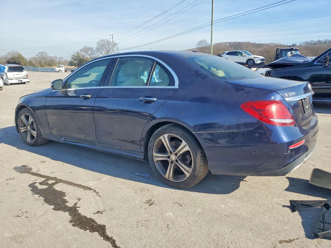 2017 MERCEDES-BENZ E 300 4MATIC photo 2