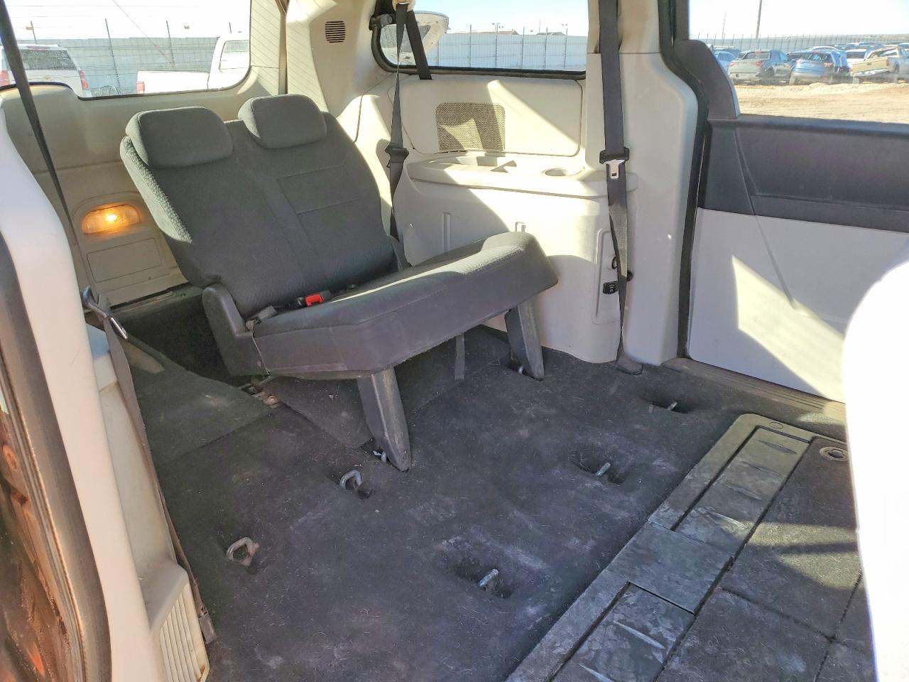 2010 DODGE GRAND CARAVAN CREW photo 11
