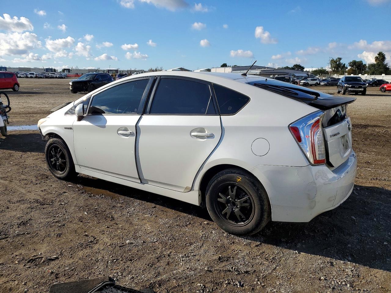 2013 TOYOTA PRIUS photo 2
