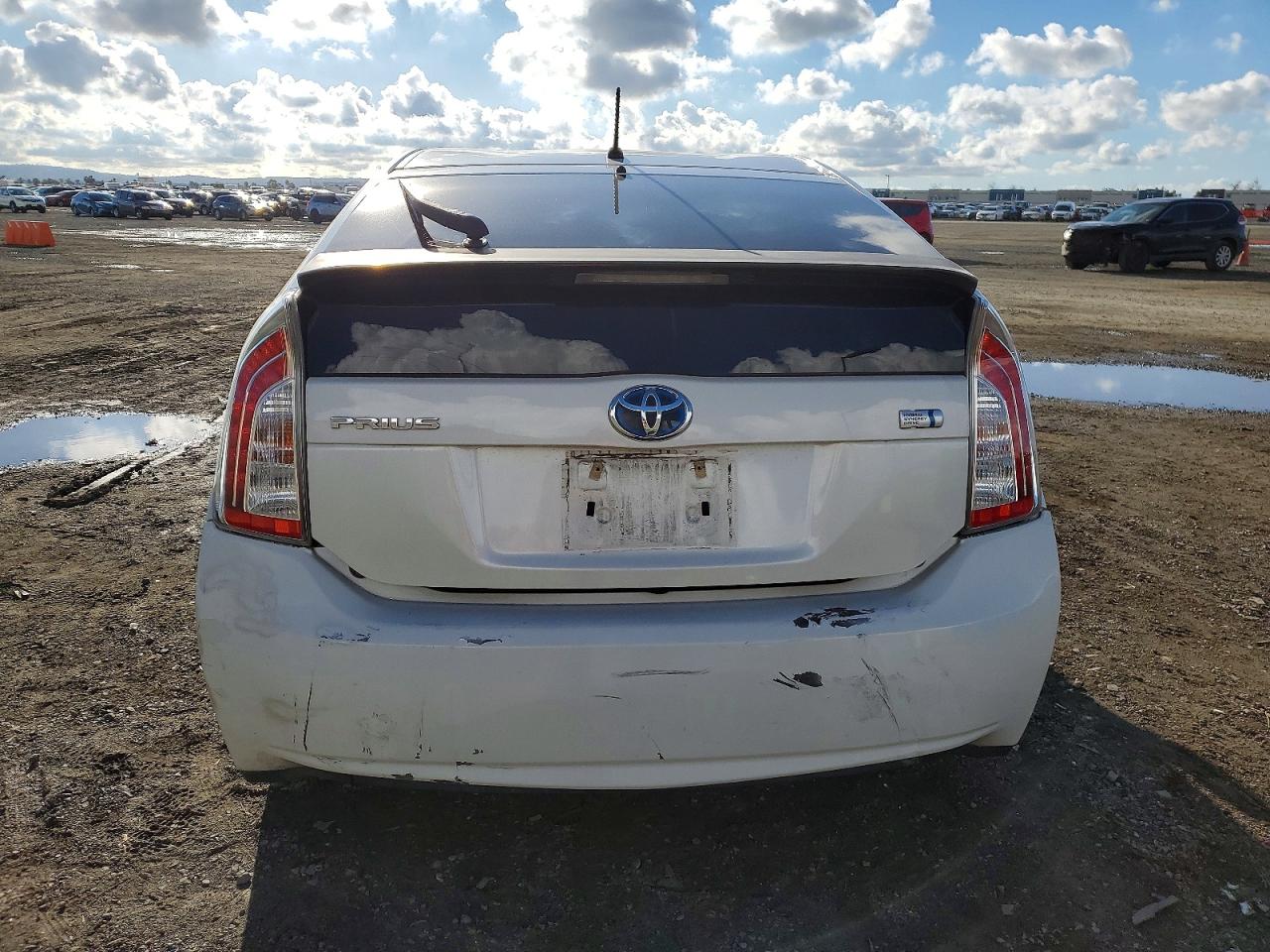 2013 TOYOTA PRIUS photo 6