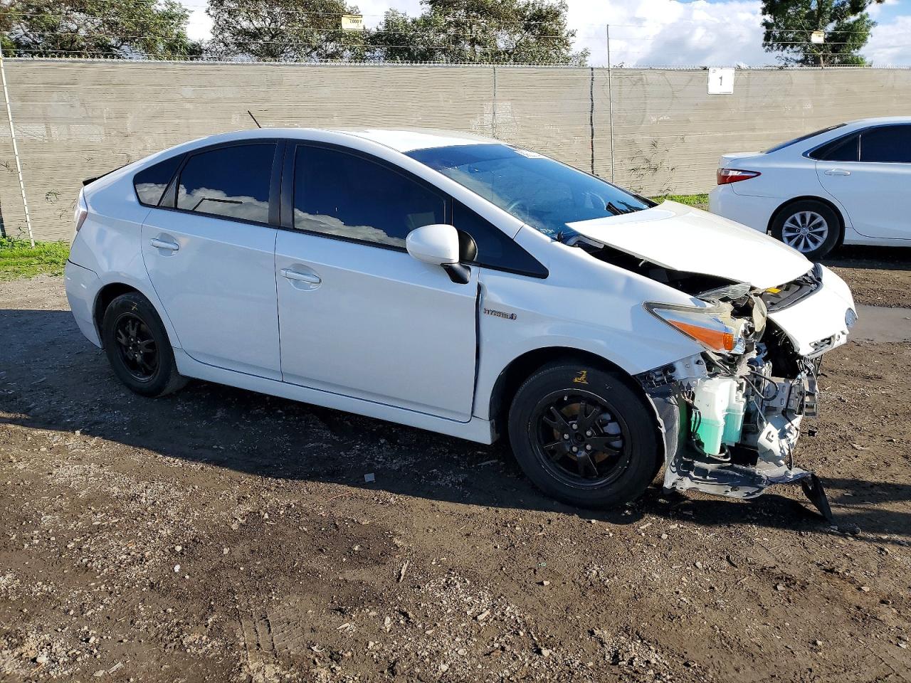 2013 TOYOTA PRIUS photo 4