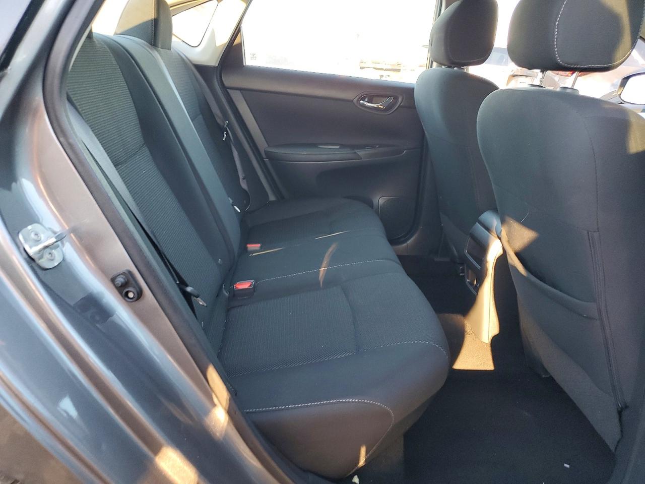 2019 NISSAN SENTRA S photo 10