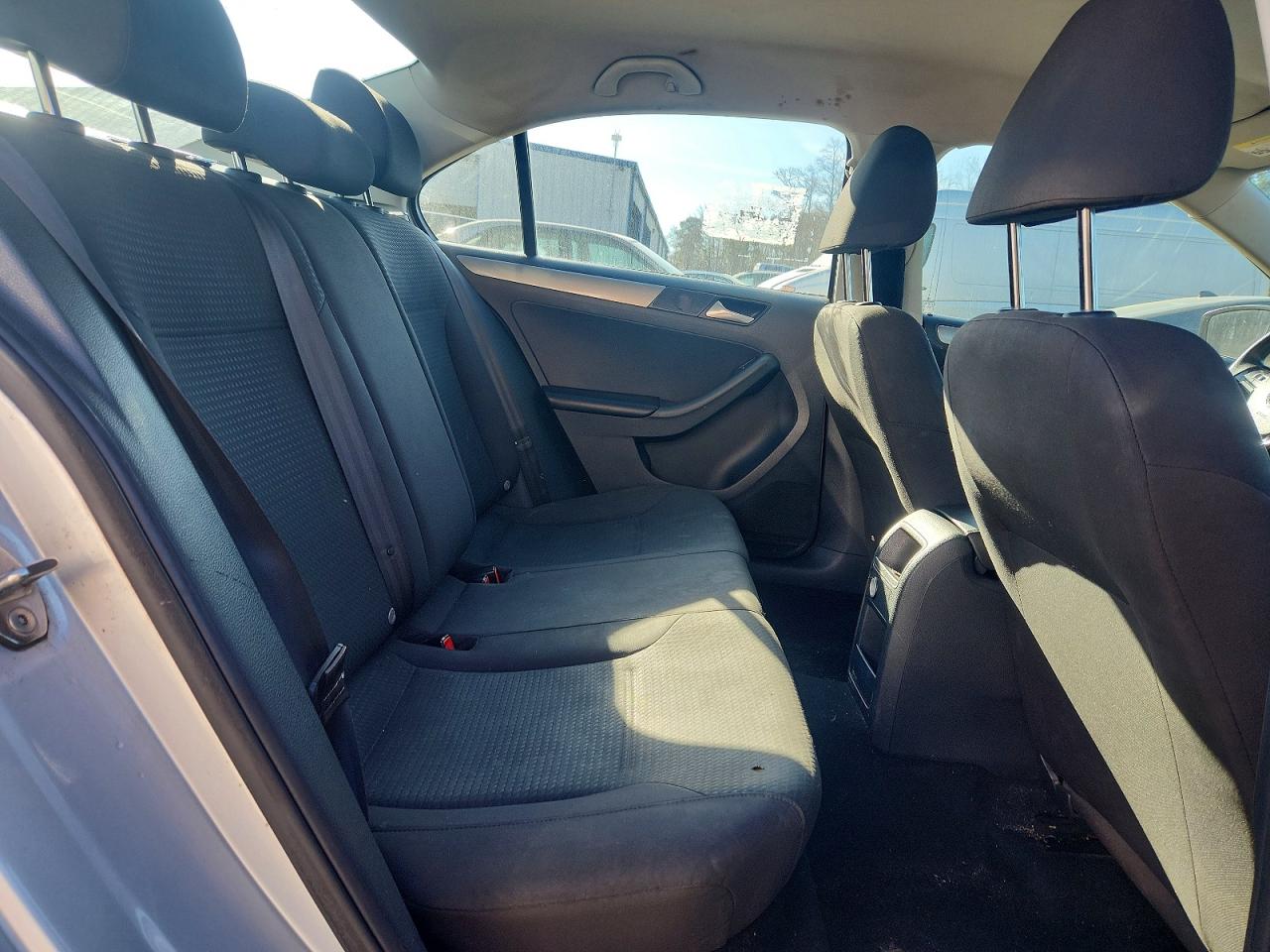 2015 VOLKSWAGEN JETTA SE photo 10