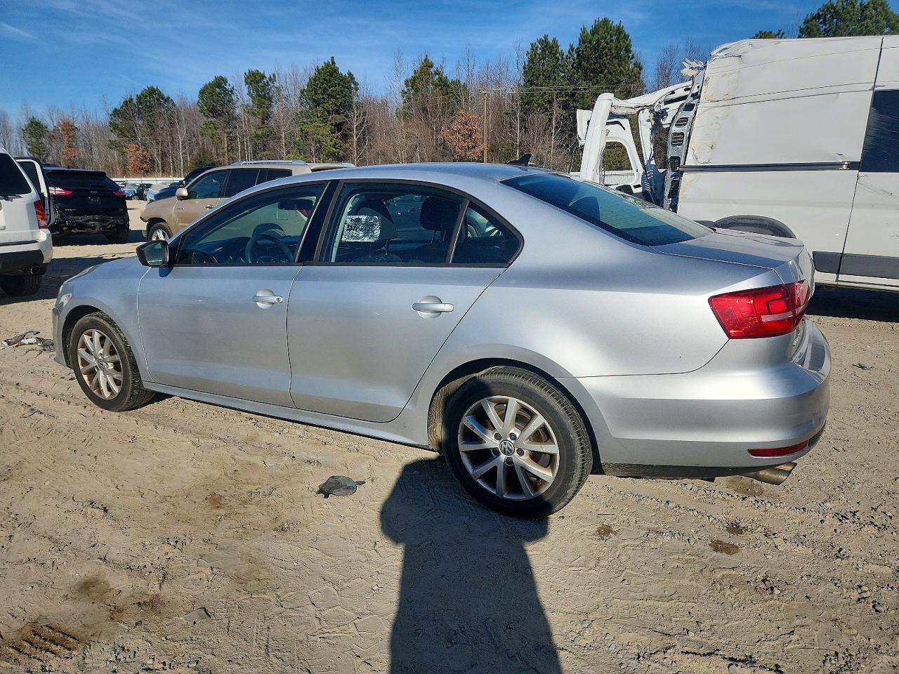 2015 VOLKSWAGEN JETTA SE photo 2