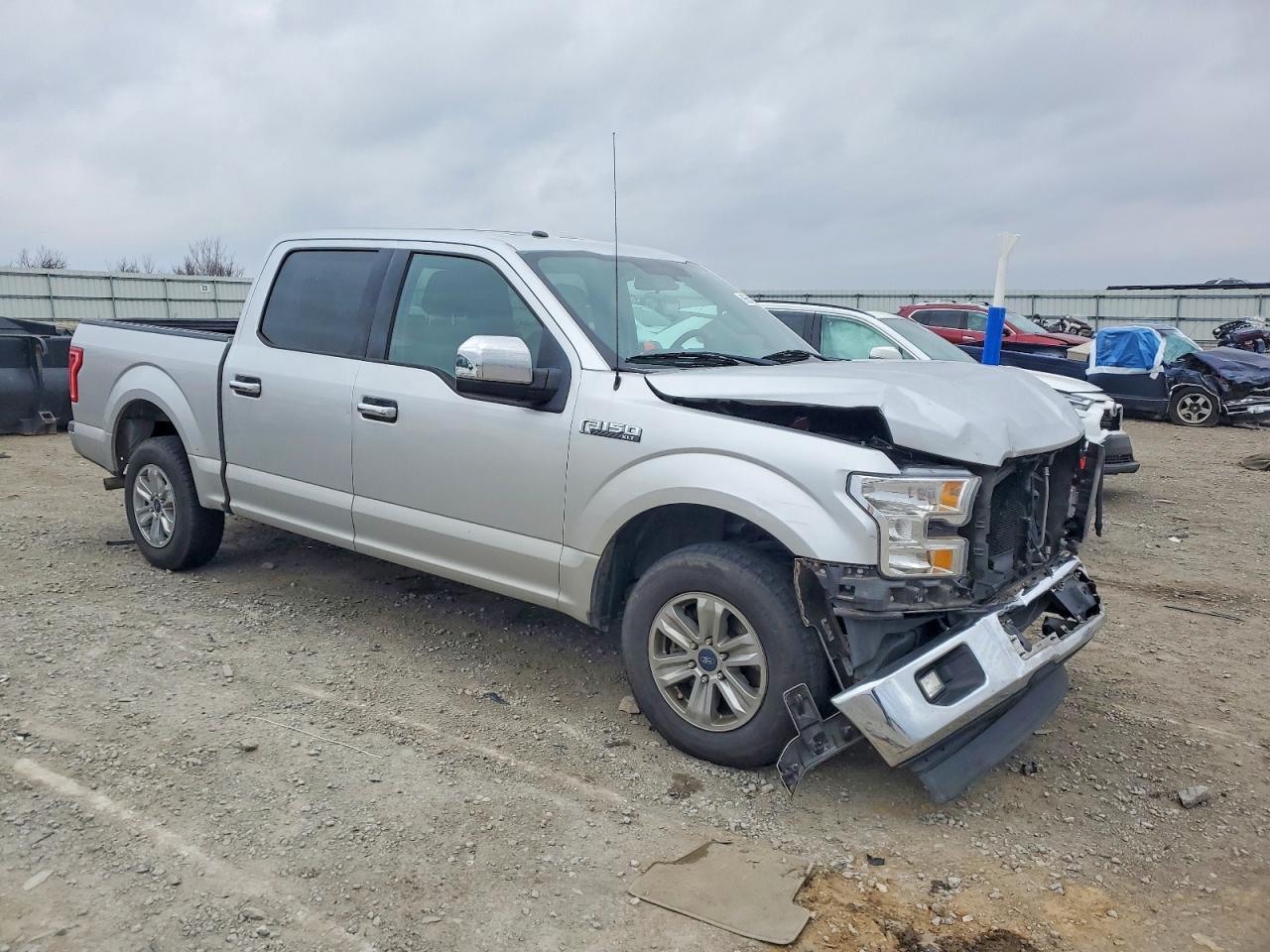 2017 FORD F150 SUPERCREW photo 4