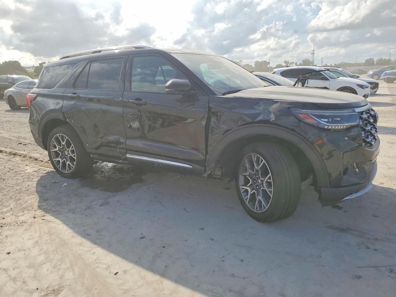 2025 FORD EXPLORER PLATINUM photo 4