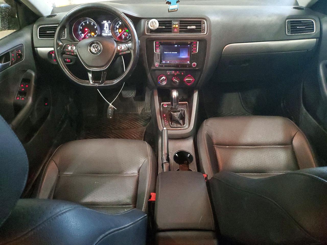2017 VOLKSWAGEN JETTA SE photo 8