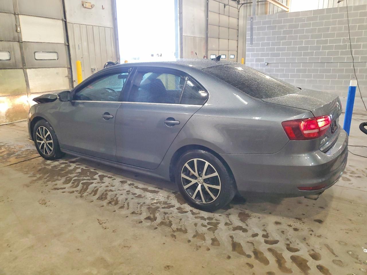 2017 VOLKSWAGEN JETTA SE photo 2