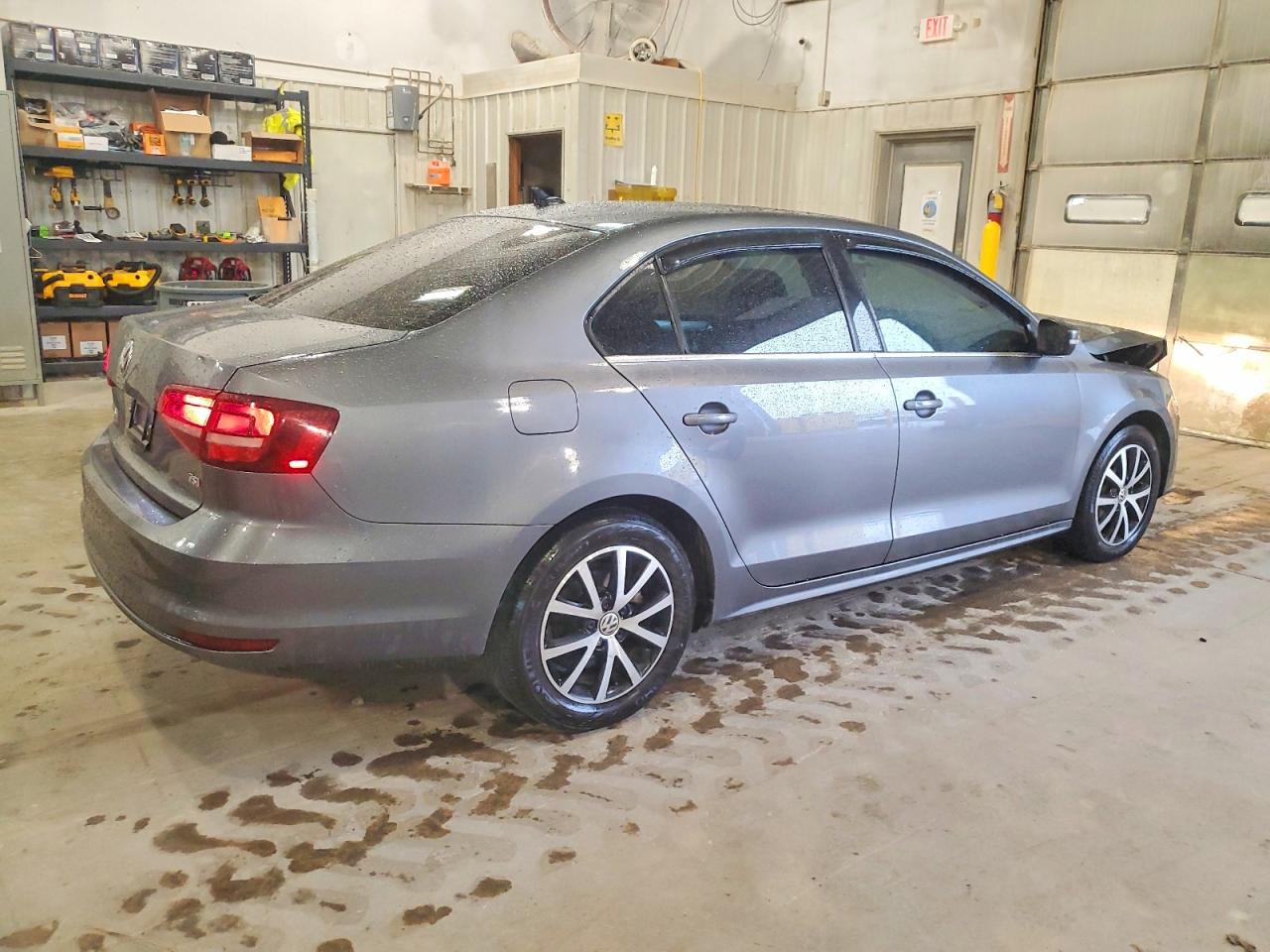 2017 VOLKSWAGEN JETTA SE photo 3