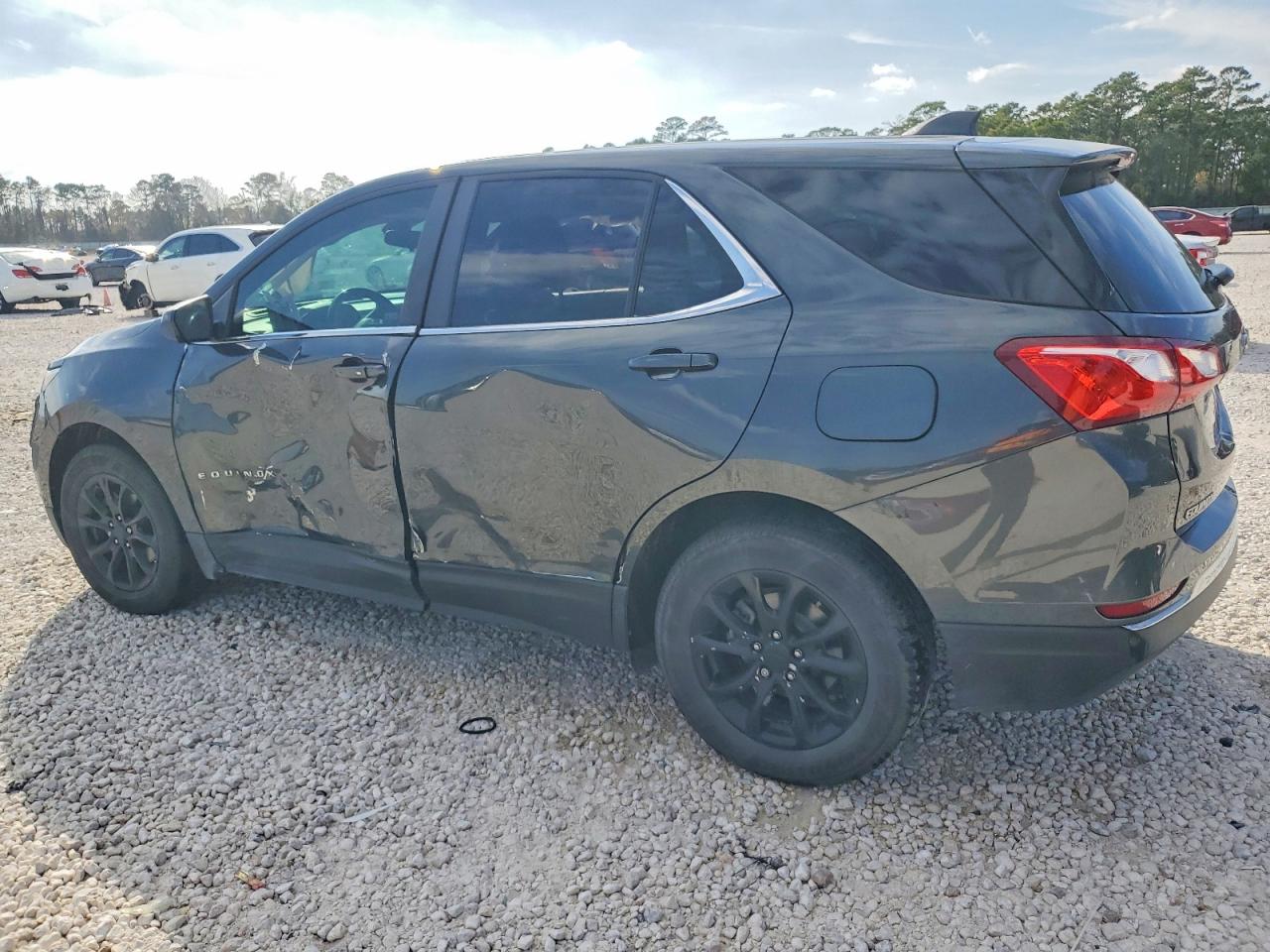 2021 CHEVROLET EQUINOX LT photo 3