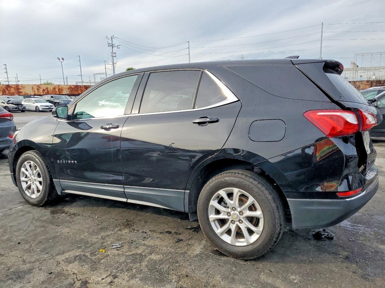 2018 CHEVROLET EQUINOX LT photo 2