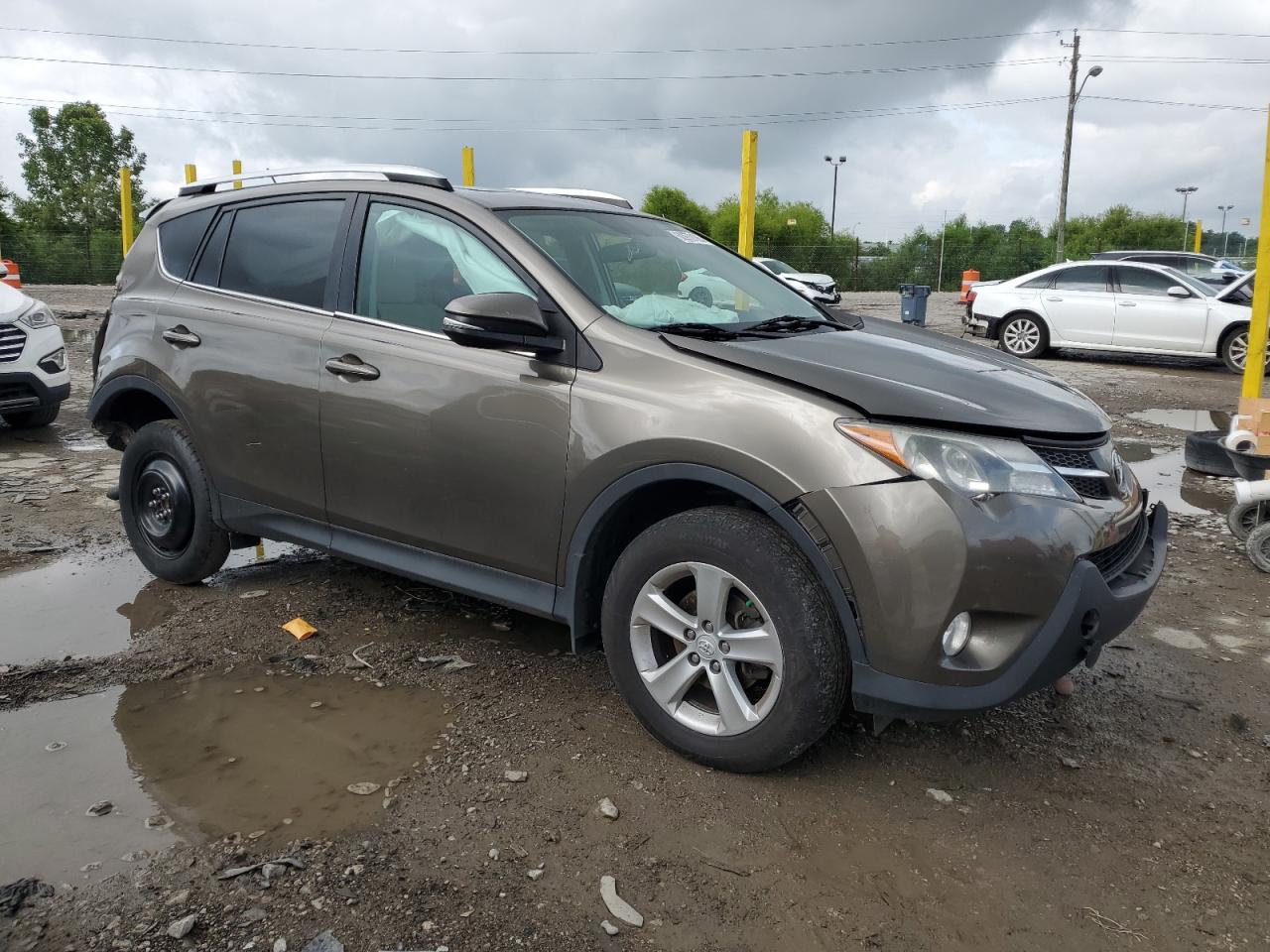 2014 TOYOTA RAV4 XLE photo 4