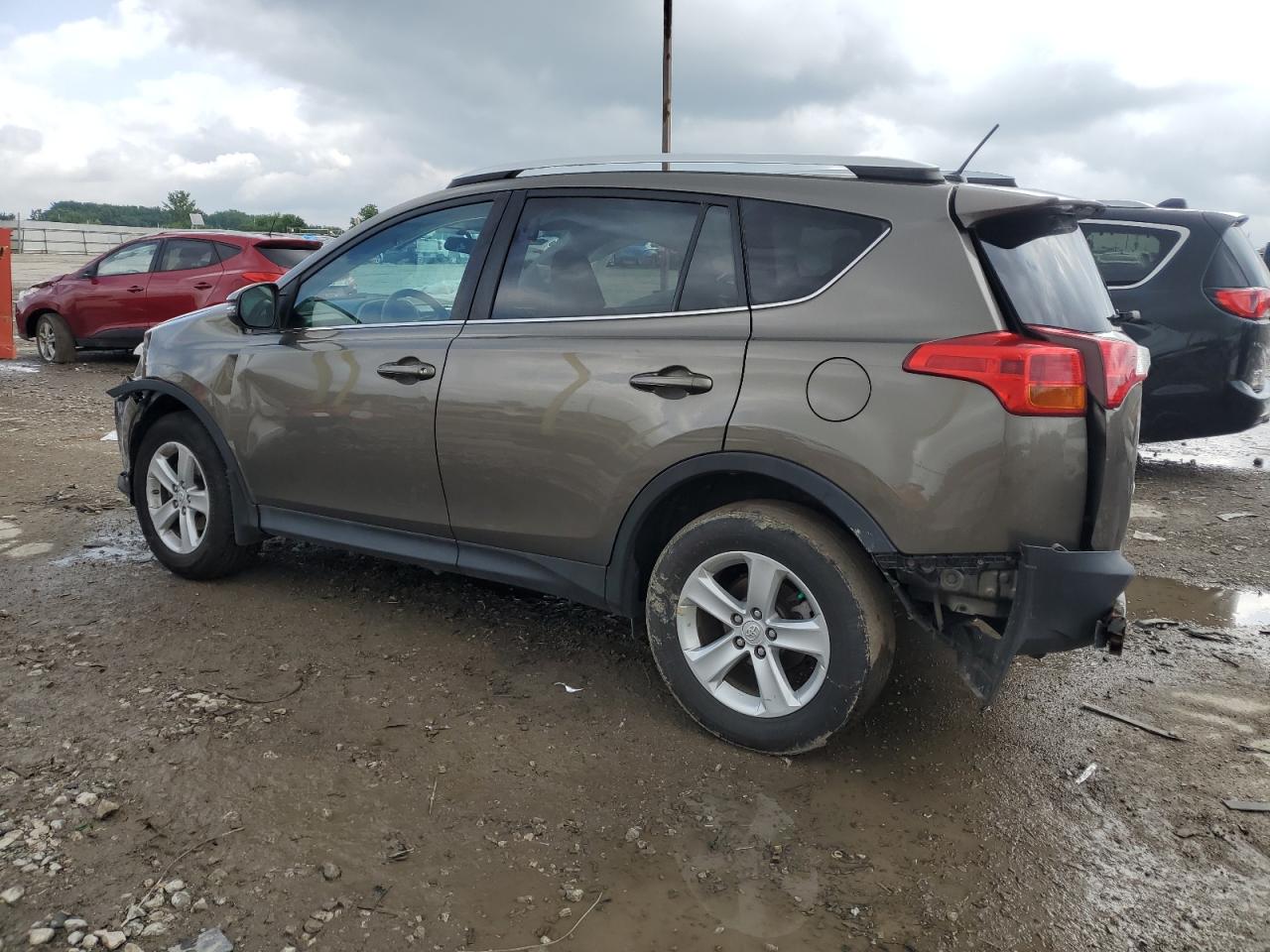 2014 TOYOTA RAV4 XLE photo 2