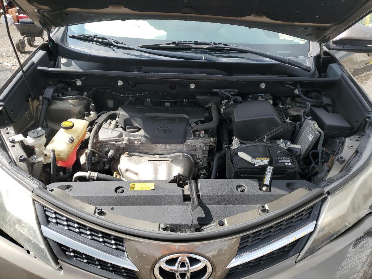 2014 TOYOTA RAV4 XLE photo 12