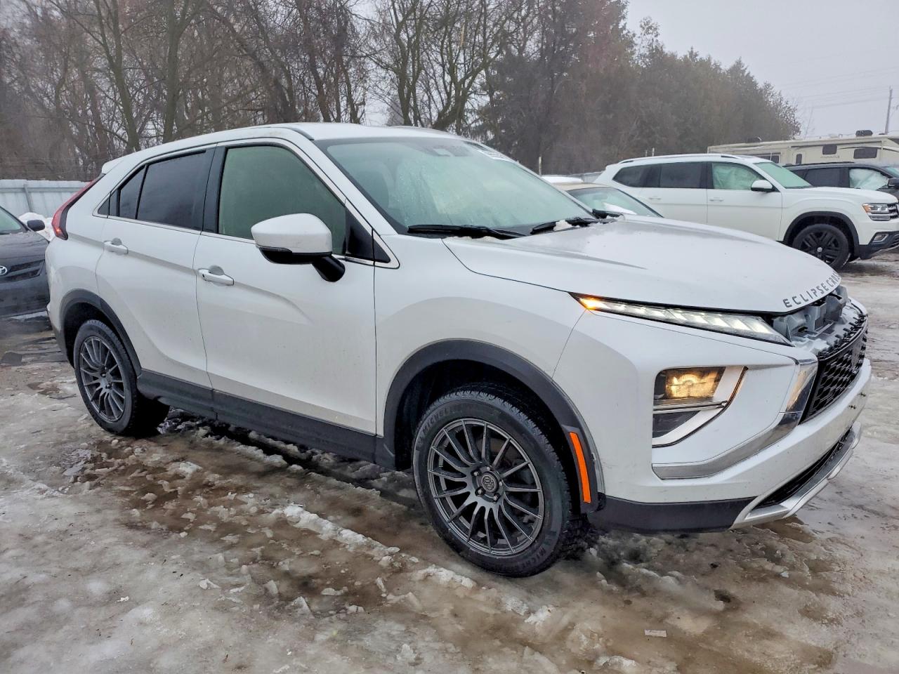 2023 MITSUBISHI ECLIPSE CROSS LE photo 4