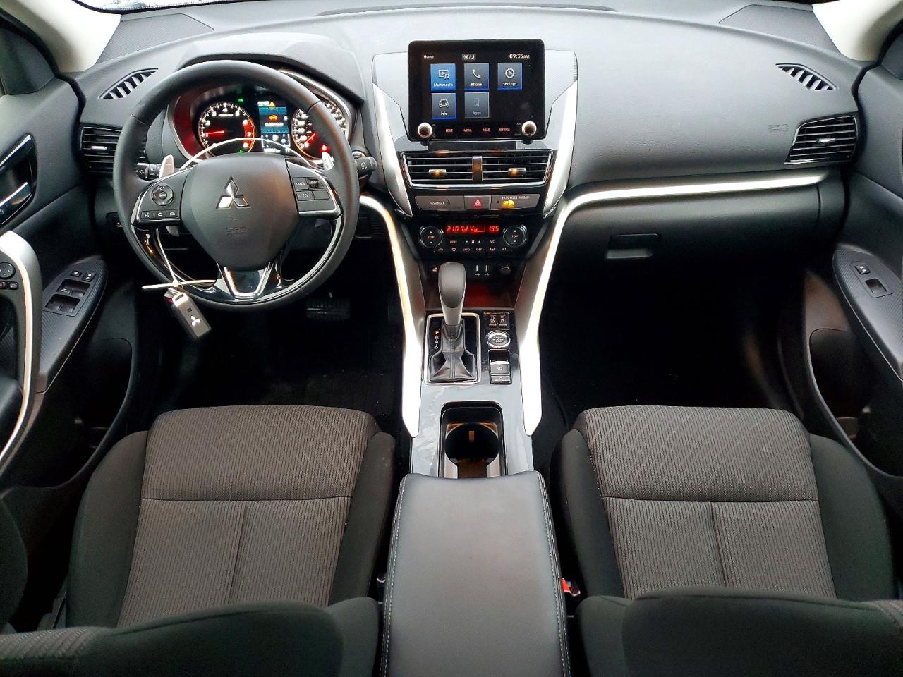2023 MITSUBISHI ECLIPSE CROSS LE photo 8