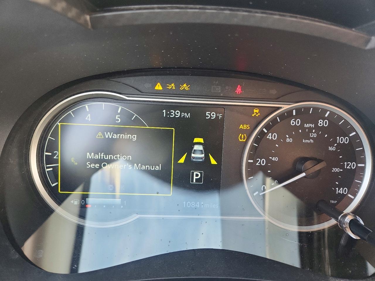 2025 NISSAN VERSA SV photo 9